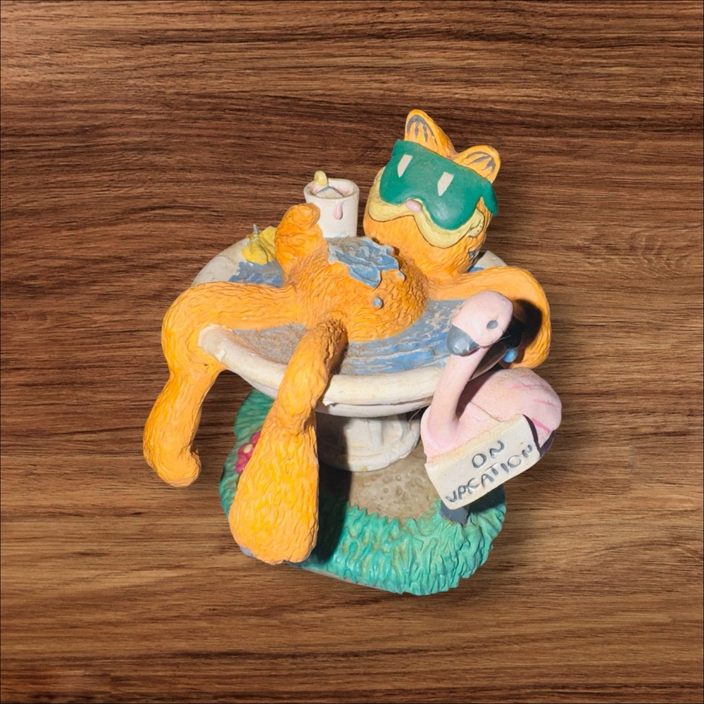 Garfield On Vacation Birdbath Figurine Jim Davis Archives Studio Danbury Mint 92